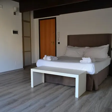 Gatto Bianco Le Dimore 3* Барі