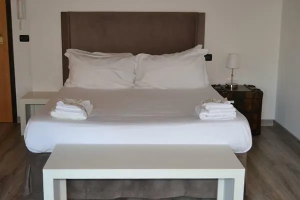 Gatto Bianco Le Dimore 게스트하우스 바리