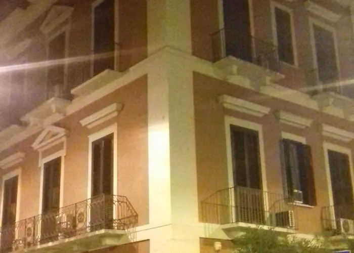 Gatto Bianco Le Dimore 게스트하우스 3*