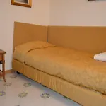 Gatto Bianco Le Dimore Барі