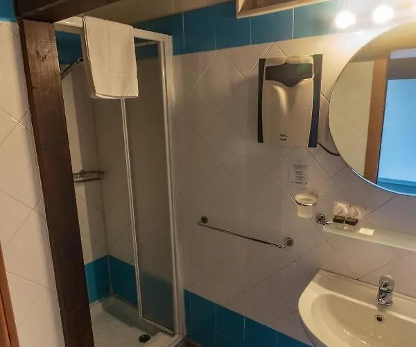 Gatto Bianco Le Dimore