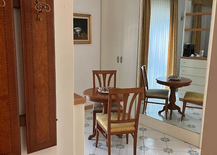 Gatto Bianco Le Dimore 3* בארי